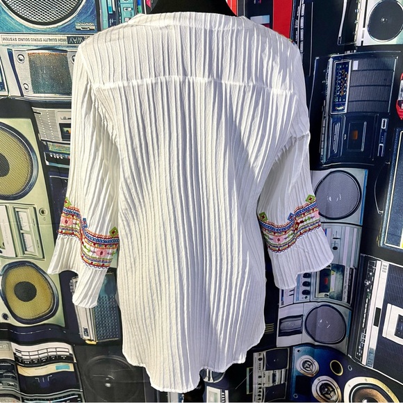 Caleesa Embroidered Crinkle Ruffle Sleeve Tunic/Shirt  Women's size PM - Picture 3 of 7